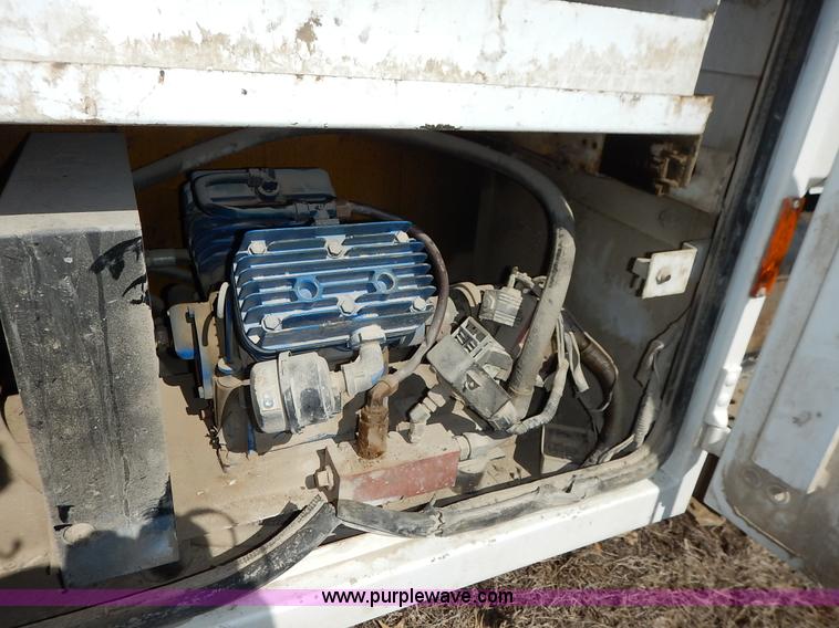 image for item K7152 1999 Freightliner FL70 service truck