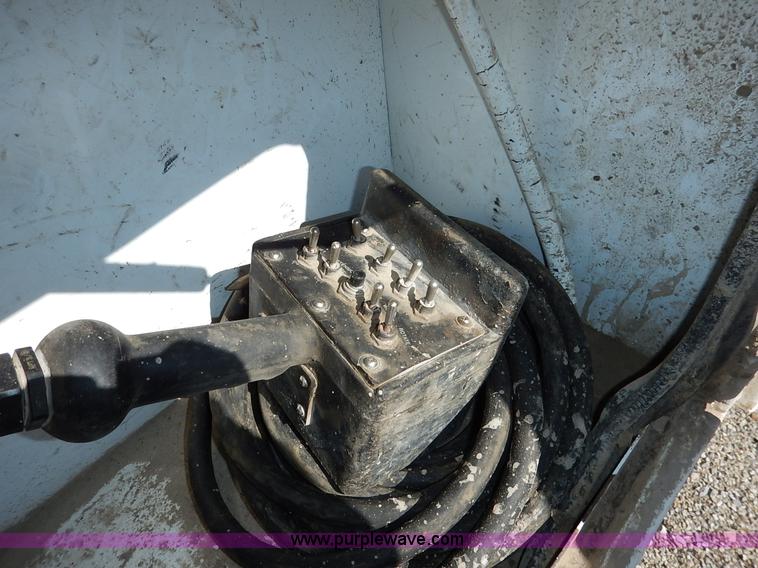 image for item K7152 1999 Freightliner FL70 service truck