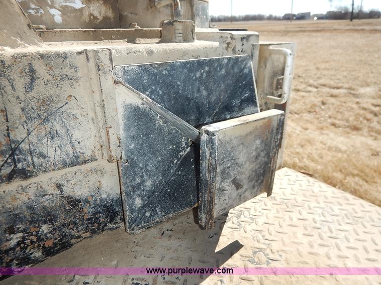 image for item K7152 1999 Freightliner FL70 service truck