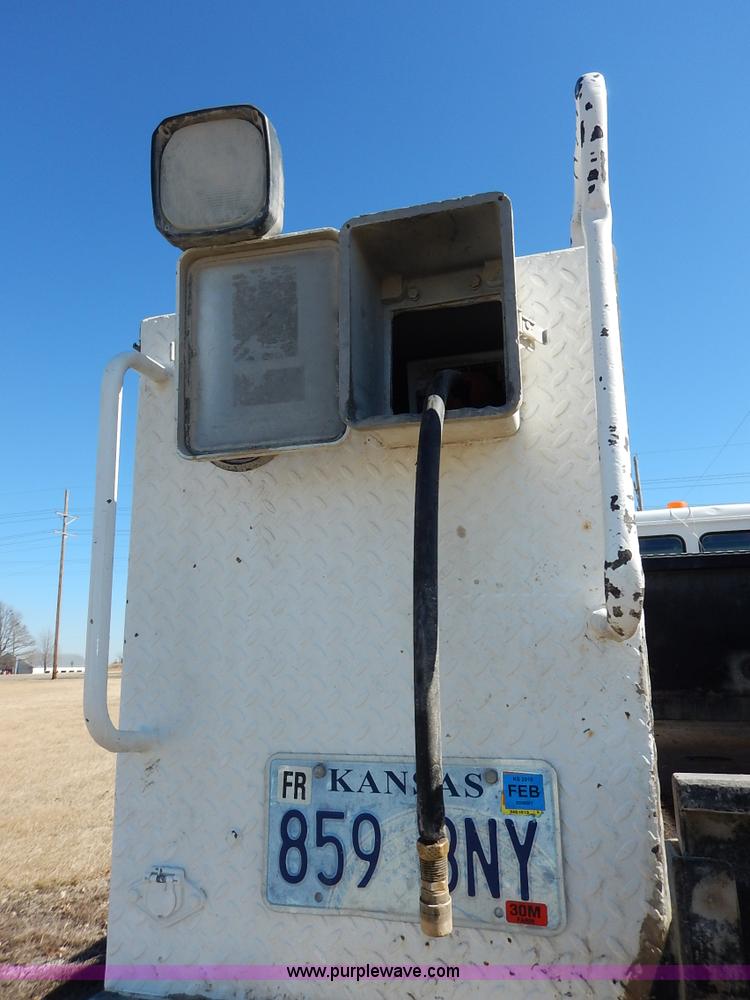 image for item K7152 1999 Freightliner FL70 service truck