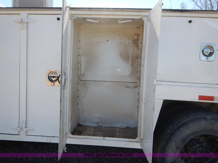 image for item K7152 1999 Freightliner FL70 service truck