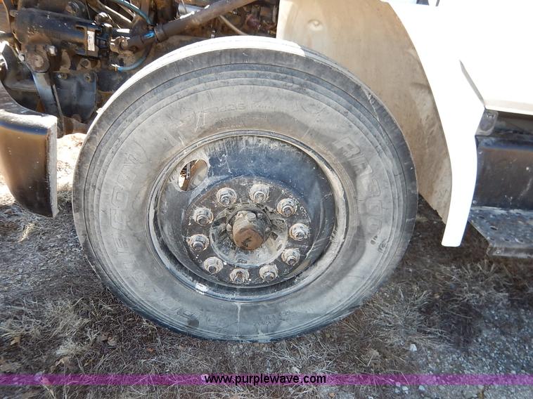 image for item K7152 1999 Freightliner FL70 service truck