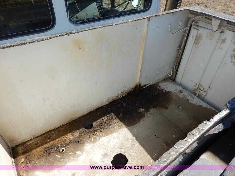 image for item K7152 1999 Freightliner FL70 service truck