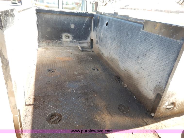 image for item K7152 1999 Freightliner FL70 service truck