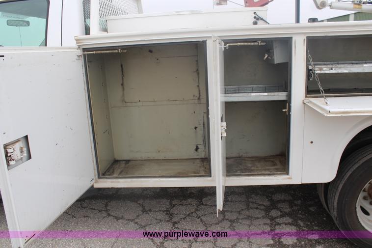 image for item K7153 2008 Ford F550 utility truck