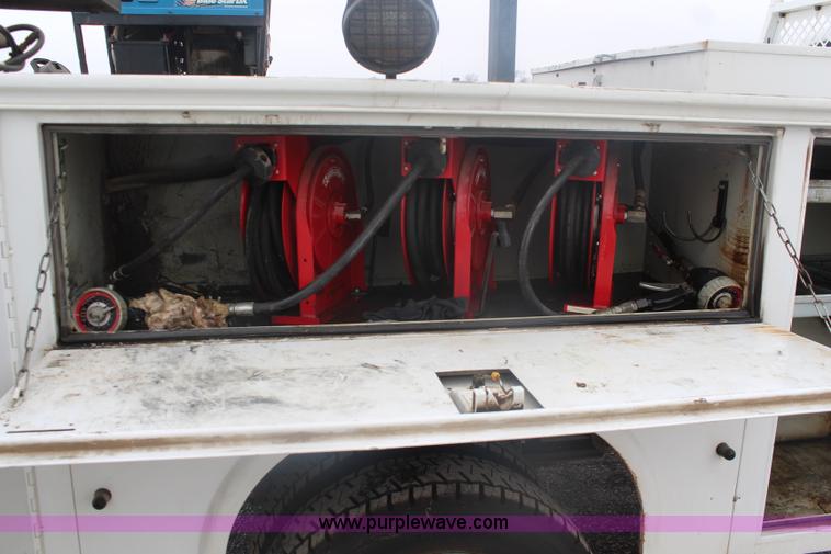 image for item K7153 2008 Ford F550 utility truck