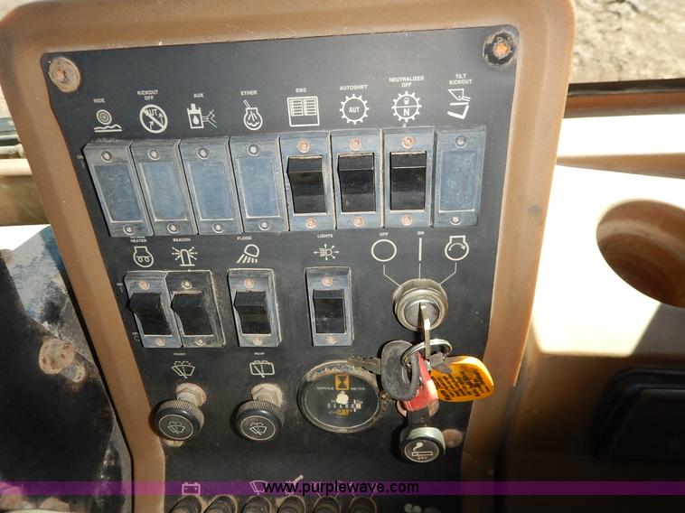 image for item K7159 1996 Caterpillar 924F wheel loader