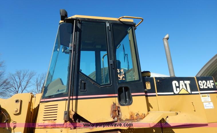 image for item K7159 1996 Caterpillar 924F wheel loader