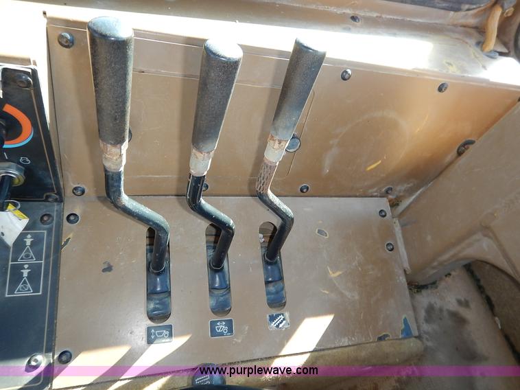 image for item K7161 2001 Caterpillar 613C Series II scraper