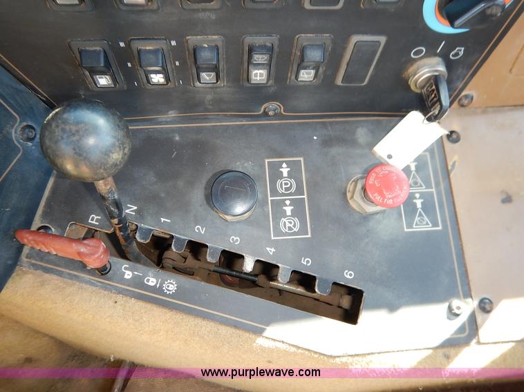 image for item K7161 2001 Caterpillar 613C Series II scraper