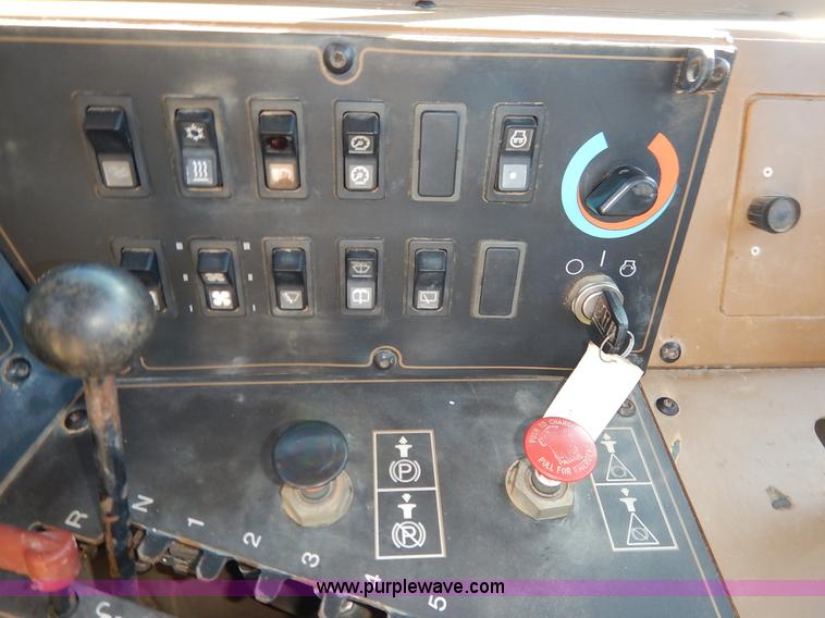 image for item K7161 2001 Caterpillar 613C Series II scraper