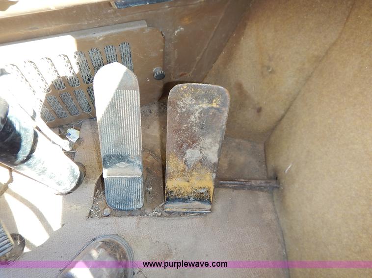 image for item K7161 2001 Caterpillar 613C Series II scraper