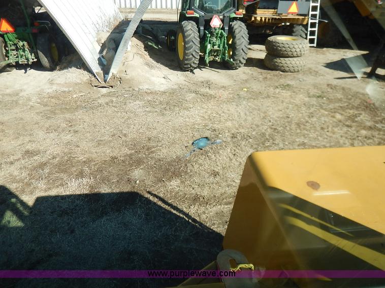 image for item K7161 2001 Caterpillar 613C Series II scraper