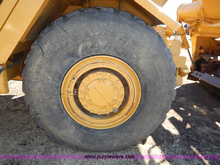 image for item K7161 2001 Caterpillar 613C Series II scraper