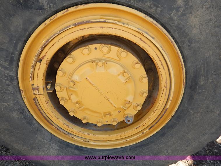 image for item K7161 2001 Caterpillar 613C Series II scraper