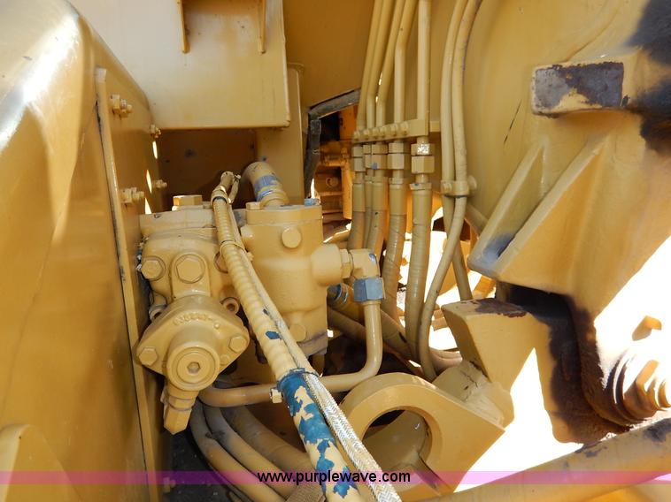 image for item K7161 2001 Caterpillar 613C Series II scraper