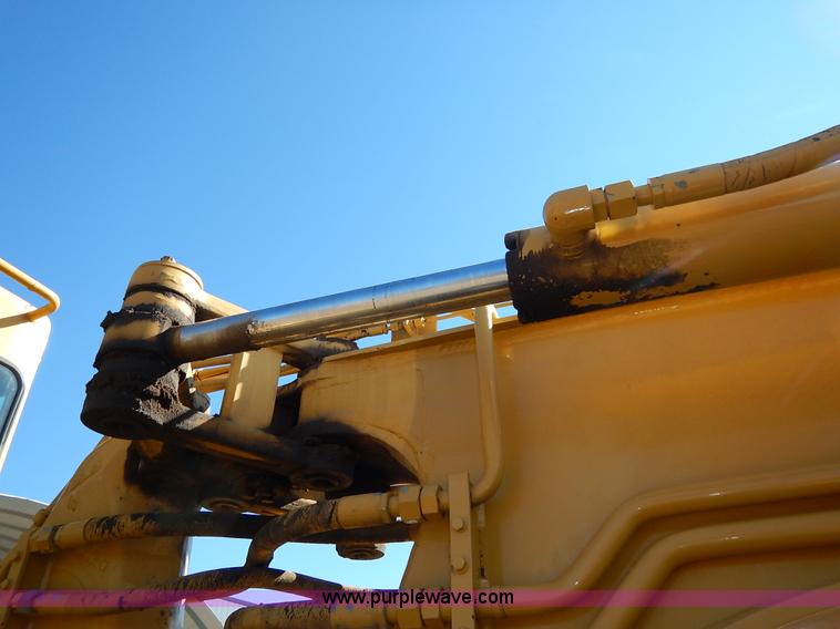 image for item K7161 2001 Caterpillar 613C Series II scraper