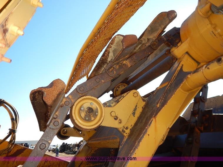 image for item K7161 2001 Caterpillar 613C Series II scraper