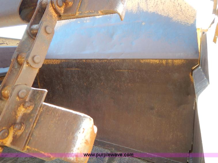 image for item K7161 2001 Caterpillar 613C Series II scraper