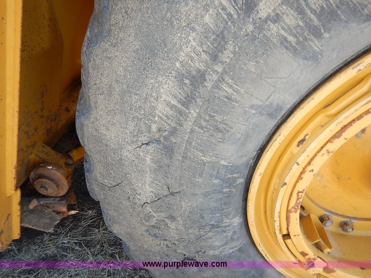 image for item K7161 2001 Caterpillar 613C Series II scraper