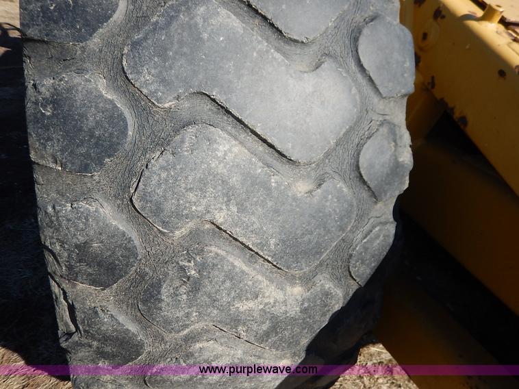 image for item K7161 2001 Caterpillar 613C Series II scraper