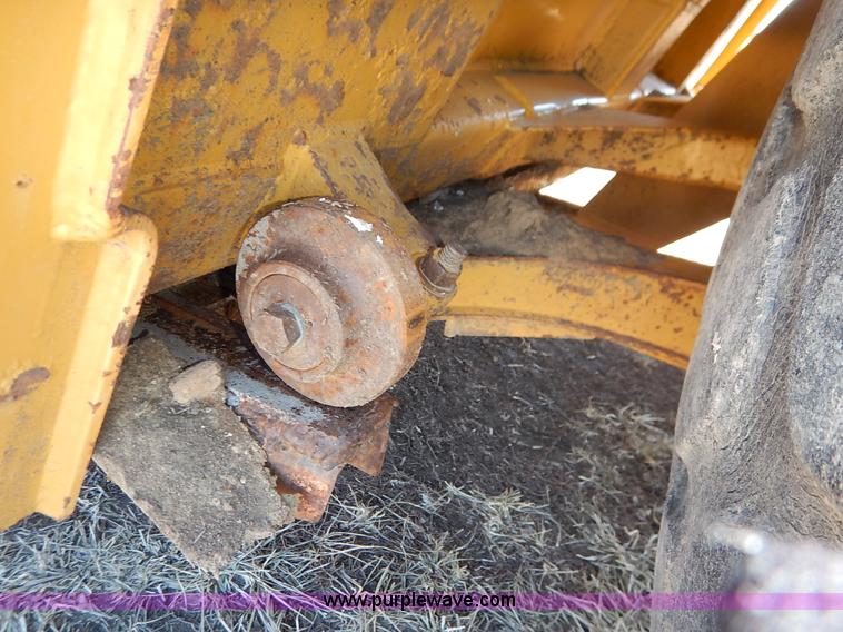 image for item K7161 2001 Caterpillar 613C Series II scraper