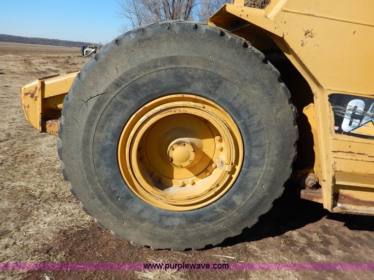 image for item K7161 2001 Caterpillar 613C Series II scraper