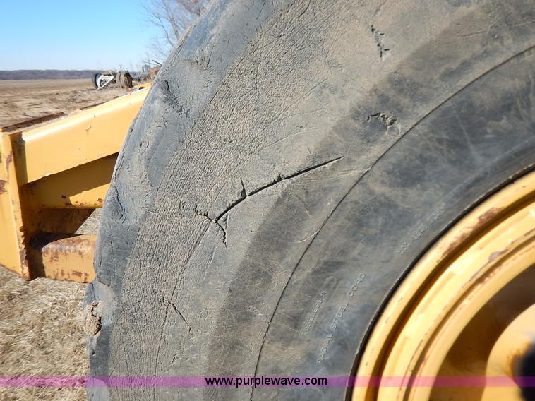 image for item K7161 2001 Caterpillar 613C Series II scraper