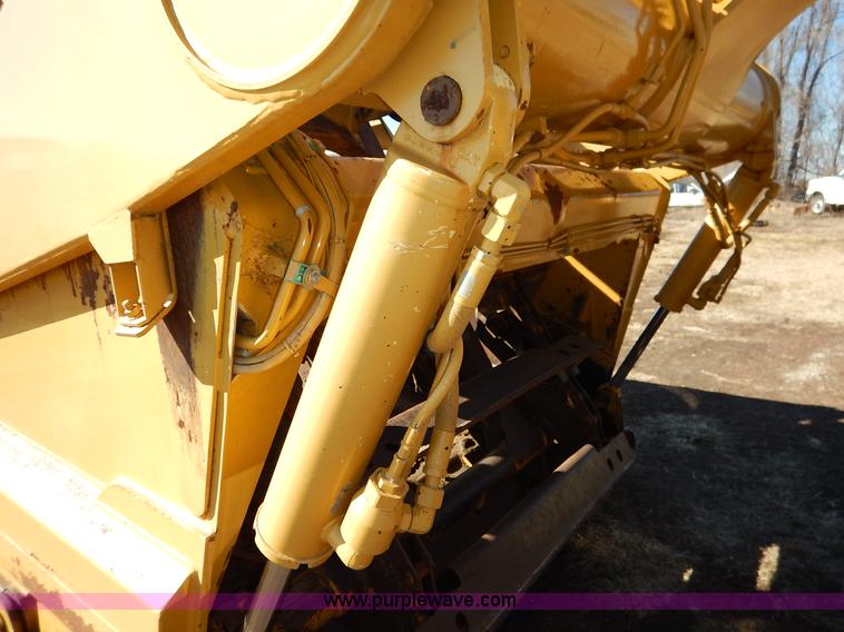 image for item K7161 2001 Caterpillar 613C Series II scraper