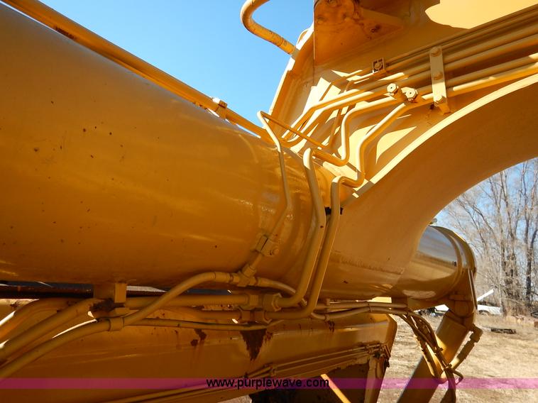 image for item K7161 2001 Caterpillar 613C Series II scraper