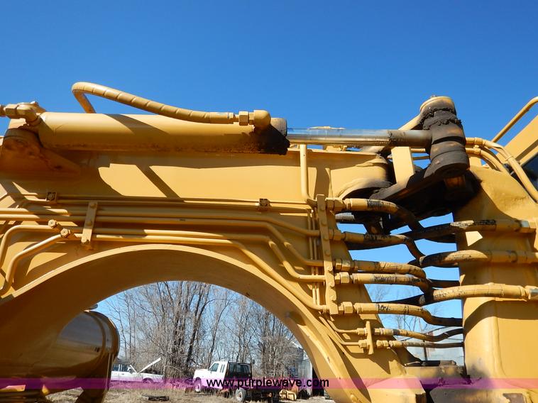 image for item K7161 2001 Caterpillar 613C Series II scraper