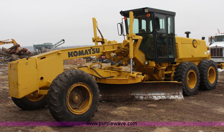image for item K7163 1995 Komatsu GD650A-2B motor grader