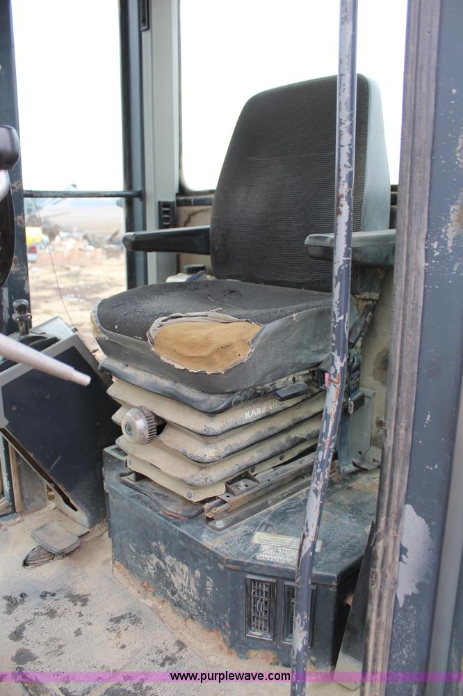 image for item K7163 1995 Komatsu GD650A-2B motor grader