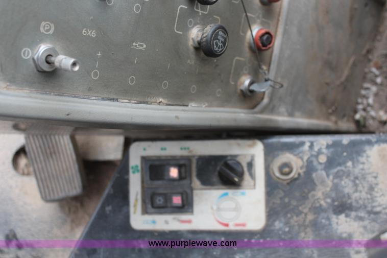 image for item K7163 1995 Komatsu GD650A-2B motor grader