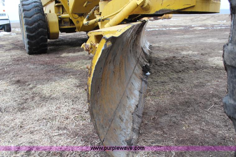 image for item K7163 1995 Komatsu GD650A-2B motor grader