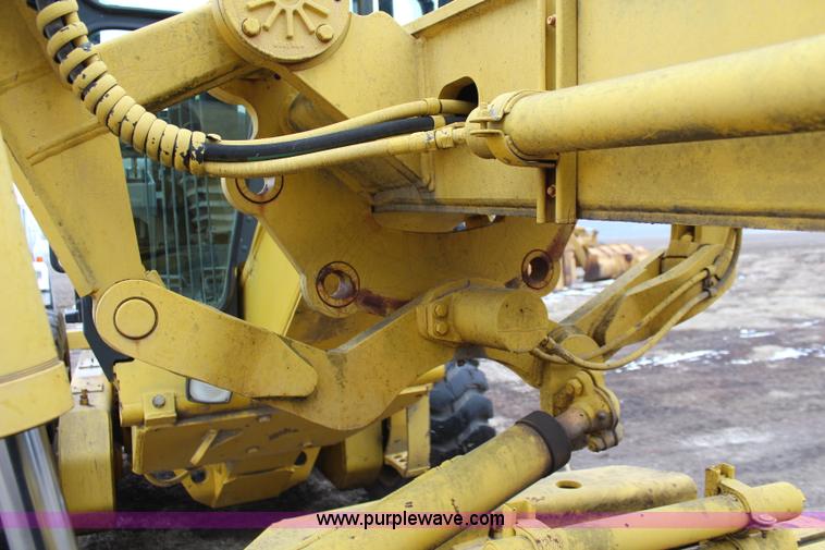 image for item K7163 1995 Komatsu GD650A-2B motor grader