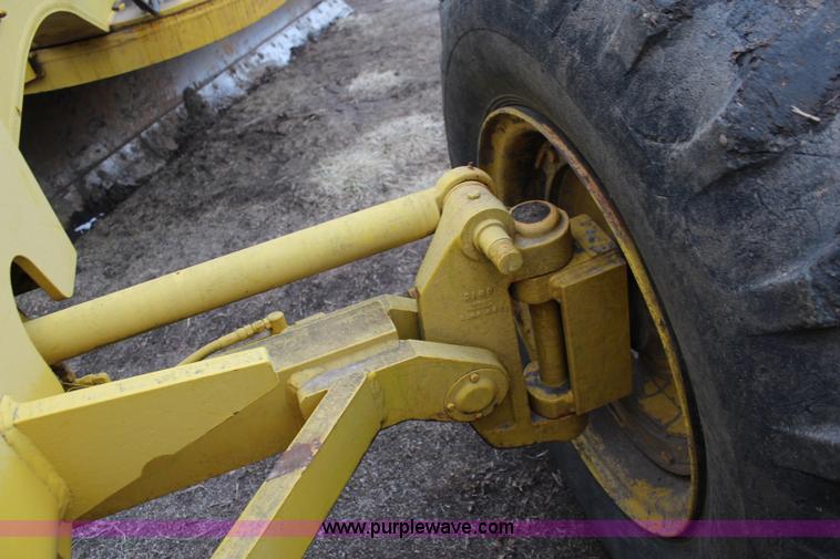 image for item K7163 1995 Komatsu GD650A-2B motor grader