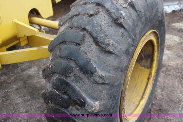 image for item K7163 1995 Komatsu GD650A-2B motor grader