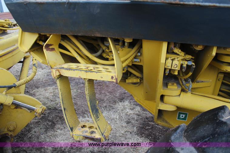 image for item K7163 1995 Komatsu GD650A-2B motor grader