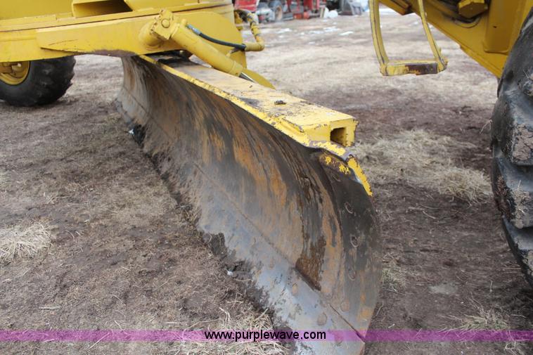 image for item K7163 1995 Komatsu GD650A-2B motor grader