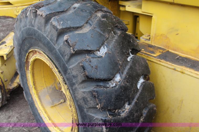 image for item K7163 1995 Komatsu GD650A-2B motor grader