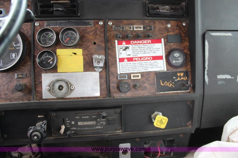 image for item K7164 1990 Kenworth W900 concrete truck