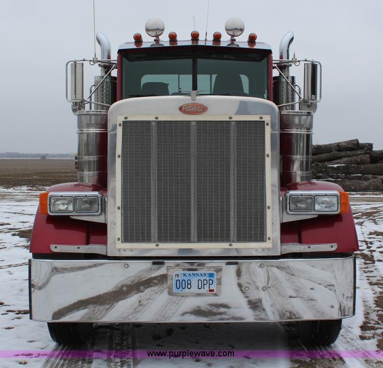 image for item K7181 1999 Peterbilt 379 semi truck