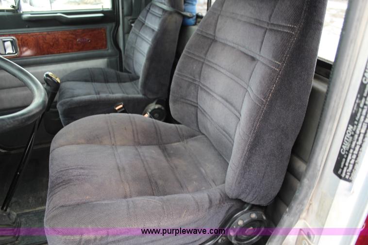 image for item K7181 1999 Peterbilt 379 semi truck