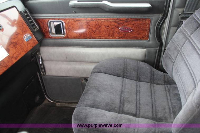 image for item K7181 1999 Peterbilt 379 semi truck