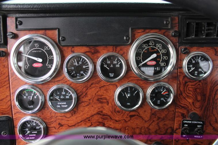 image for item K7181 1999 Peterbilt 379 semi truck