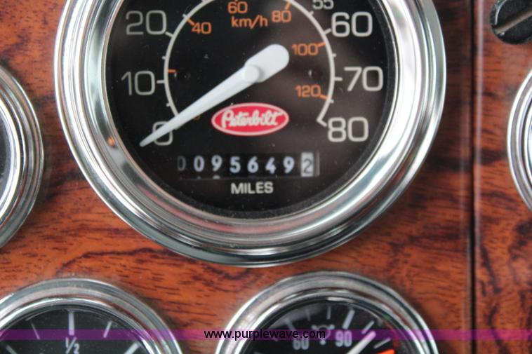image for item K7181 1999 Peterbilt 379 semi truck