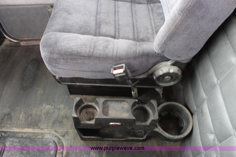 image for item K7181 1999 Peterbilt 379 semi truck