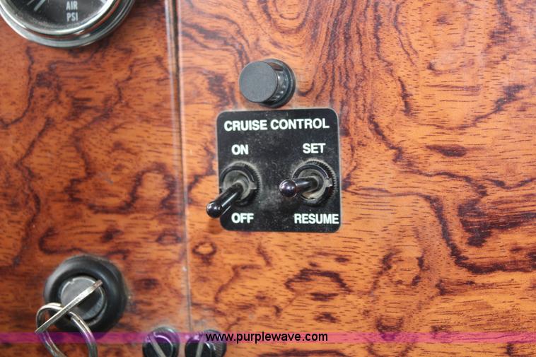 image for item K7181 1999 Peterbilt 379 semi truck