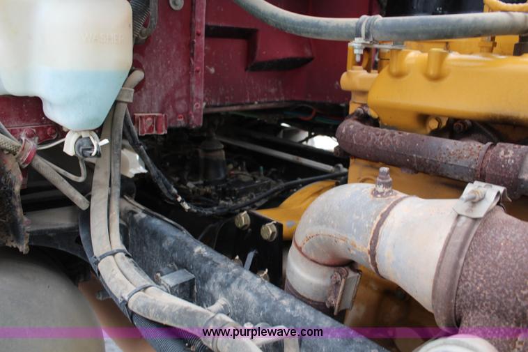 image for item K7181 1999 Peterbilt 379 semi truck